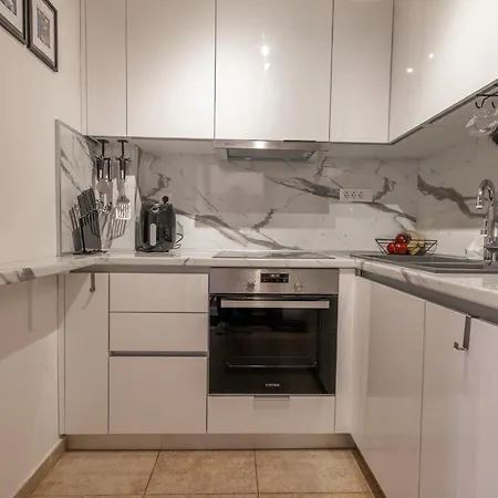 The Neo-classic Loft بيت للعطل Rhodes City