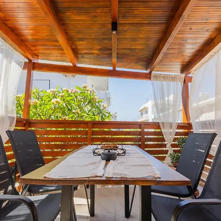 The Neo-classic Loft بيت للعطل Rhodes City