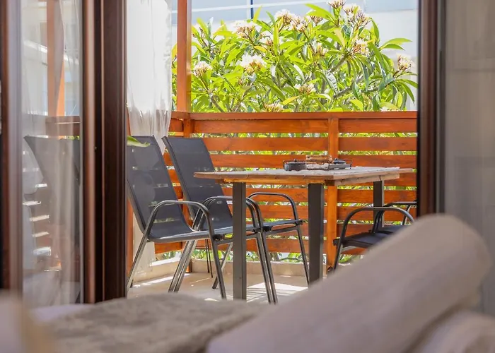 Nyaraló The Neo-classic Loft