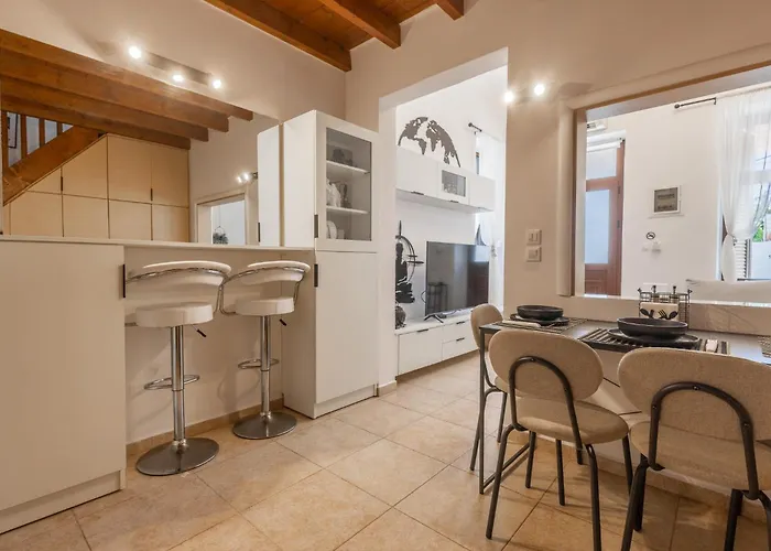 Nyaraló The Neo-classic Loft Rhodes City