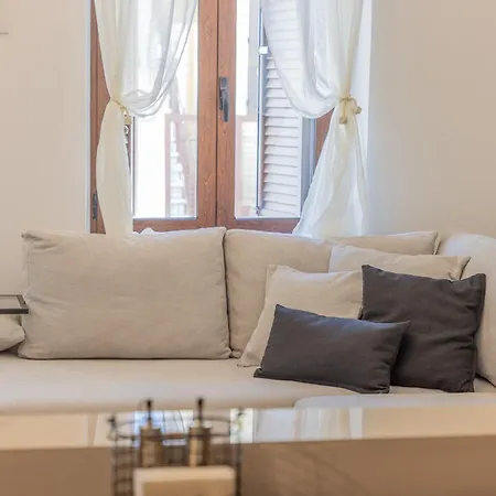 Nyaraló The Neo-classic Loft *