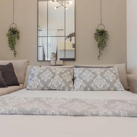 The Neo-classic Loft Nyaraló *